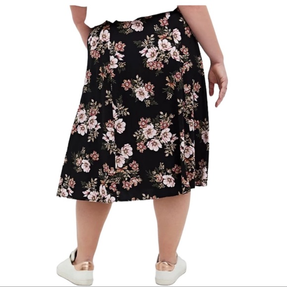 Torrid Size 1 Black Floral Stretch Challis Slit A-Line Midi Skirt - NWT - Picture 6 of 12